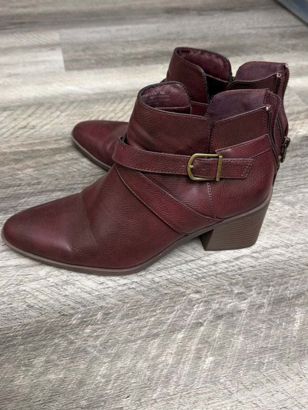 Frye & Co. Womens Pembrooke Redwood Ankle Booties with Buckle Detail